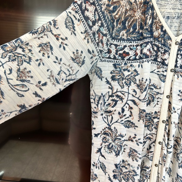 Lucky Brand Blue and Cream Long Sleeve Top - Picture 2 of 4